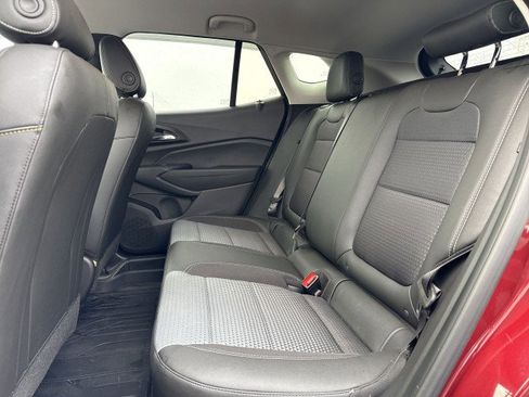 Certified 2025 Chevrolet Trax LT w/ Driver Confidence Package image 22