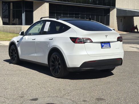 Used 2021 Tesla Model Y Long Range image 4