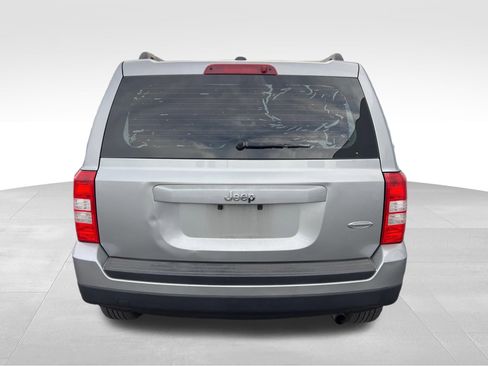 Used 2016 Jeep Patriot Latitude image 6