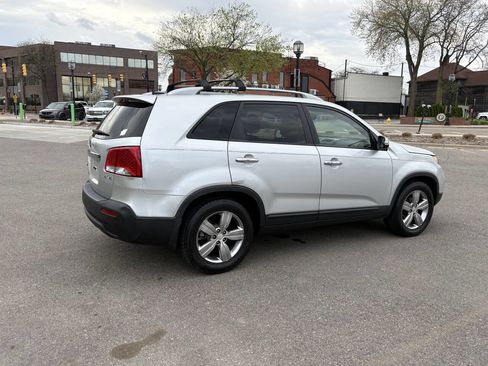 Used 2012 Kia Sorento EX w/ EX V6 Premium Pkg image 5