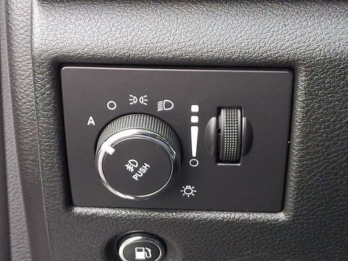 Used 2015 Jeep Grand Cherokee Limited image 26