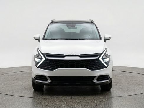 Used 2025 Kia Sportage LX FWD image 2