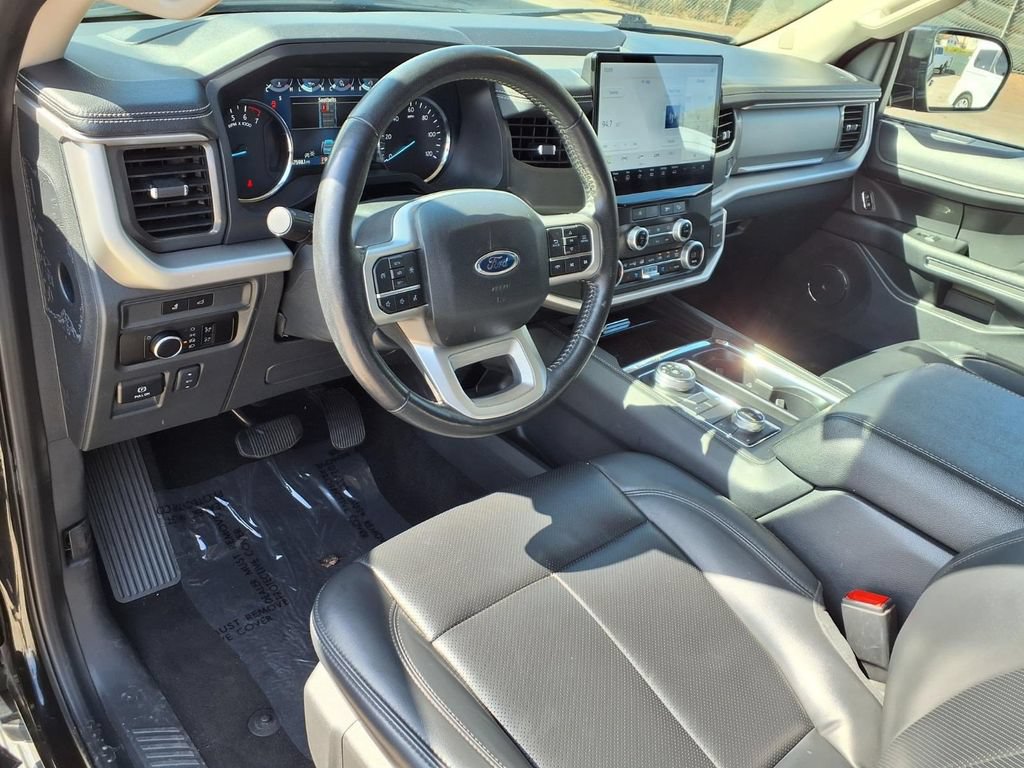 Used 2024 Ford Expedition XLT AWD/4WD image 4