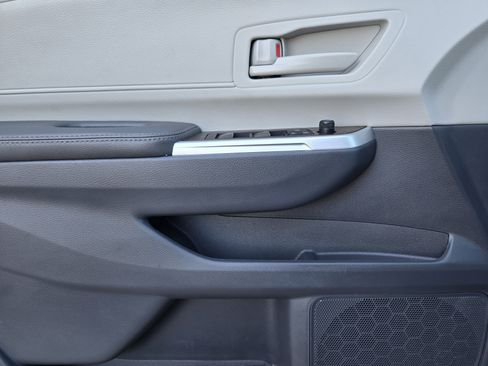 Used 2024 Toyota Sienna LE image 17