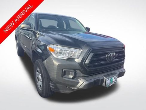 Used 2022 Toyota Tacoma SR image 1