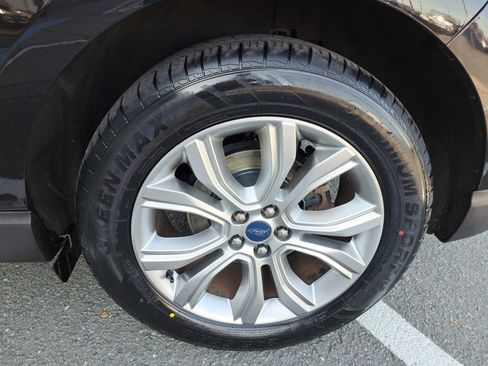 Used 2019 Ford Edge Titanium w/ Equipment Group 301A image 24