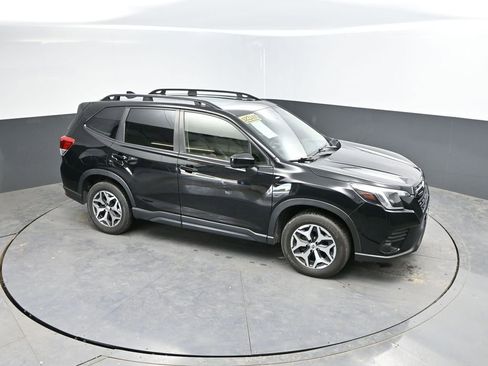 Used 2023 Subaru Forester Premium AWD/4WD image 24