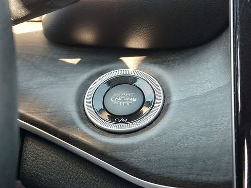 Used 2022 Jeep Grand Cherokee L Limited image 24