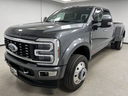 Used 2024 Ford F450 Platinum w/ FX4 Off-Road Package AWD/4WD image 4