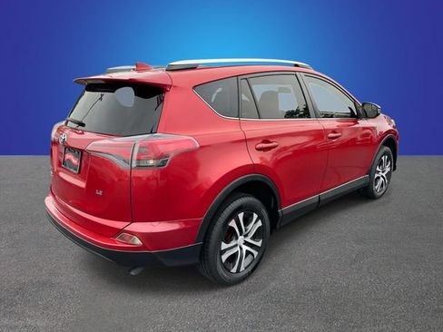 Used 2016 Toyota RAV4 LE FWD image 5