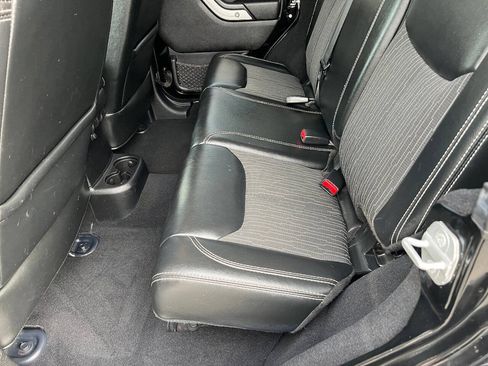 Used 2014 Jeep Wrangler Unlimited Sport AWD/4WD image 23