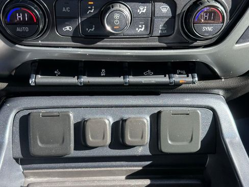 Used 2018 Chevrolet Silverado 1500 LT w/ All Star Edition image 49