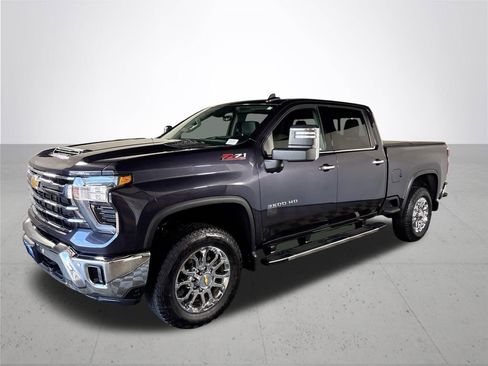 Used 2024 Chevrolet Silverado 3500 LTZ w/ LTZ Premium Package image 2