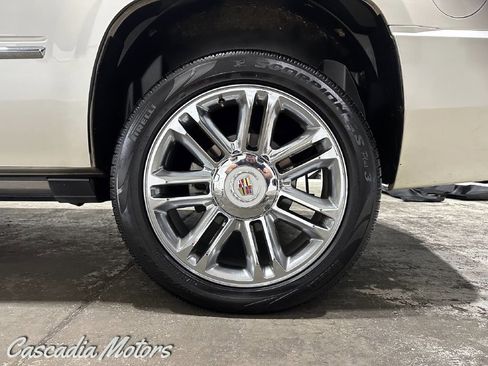 Used 2013 Cadillac Escalade Platinum image 32