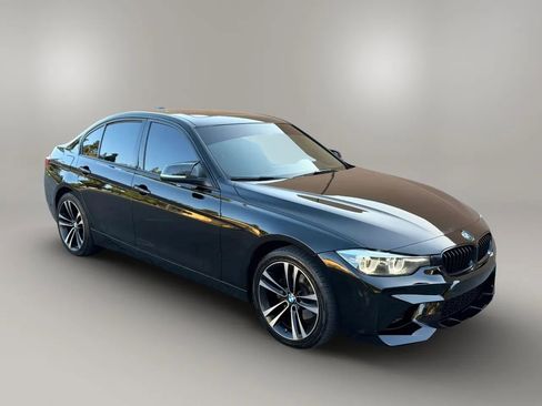 Used 2018 BMW 330i xDrive Sedan AWD/4WD image 2