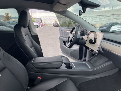 Used 2023 Tesla Model Y Performance AWD/4WD image 22
