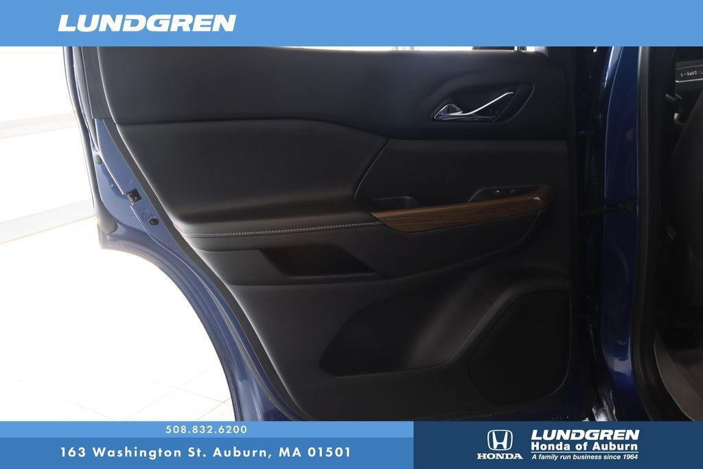 Used 2023 GMC Acadia SLE w/ Driver Convenience Package AWD/4WD image 14