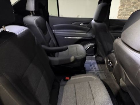 Used 2025 Chevrolet Traverse LT w/ Enhanced Driving Package image 4