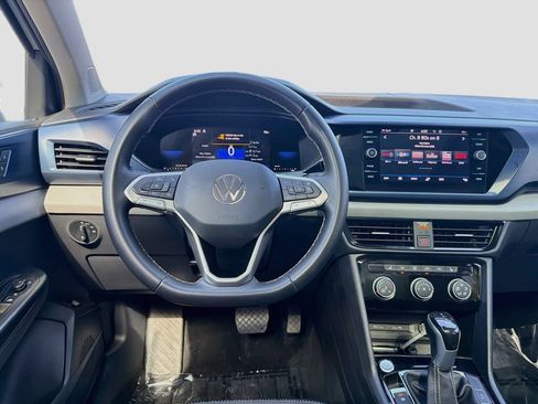 Used 2023 Volkswagen Taos SE w/ Panoramic Sunroof Package AWD/4WD image 21