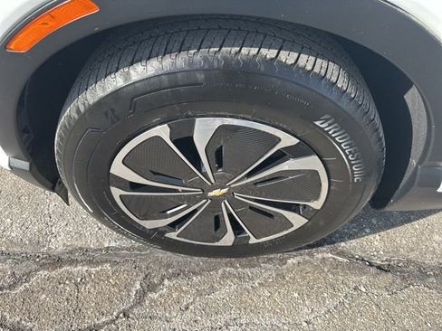 Used 2024 Chevrolet Blazer EV LT image 11