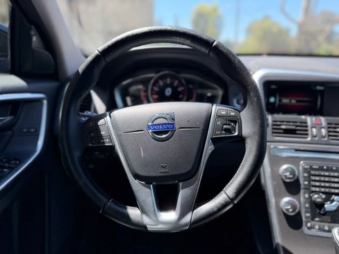 Used 2016 Volvo XC60 T5 Platinum FWD image 36