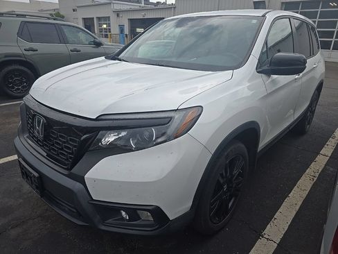 Used 2021 Honda Passport Sport image 2