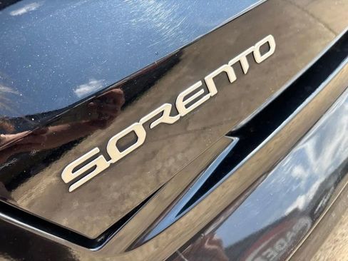 Used 2023 Kia Sorento SX AWD/4WD image 9