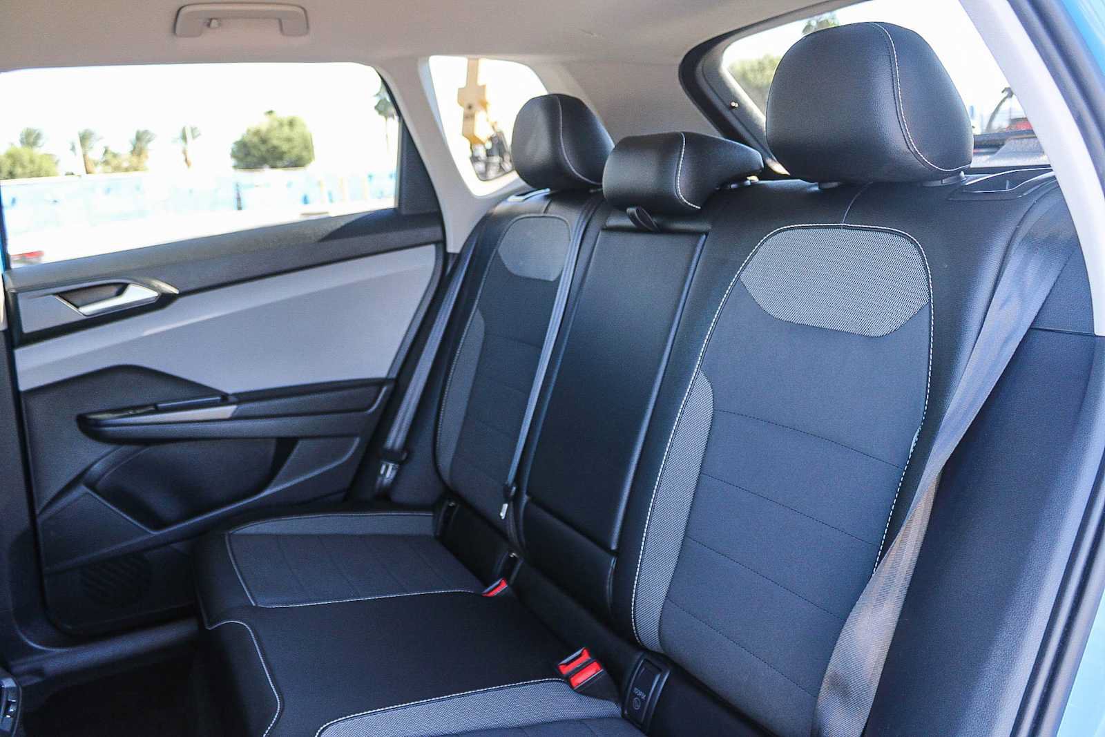 Used 2022 Volkswagen Taos SE FWD image 18