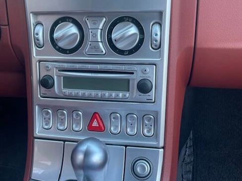 Used 2005 Chrysler Crossfire Limited image 7