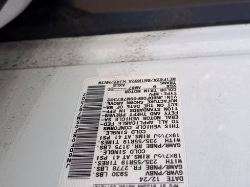 Certified 2025 Nissan Ariya AWD image 32