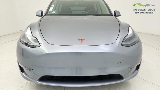 Used 2025 Tesla Model Y Long Range RWD image 73