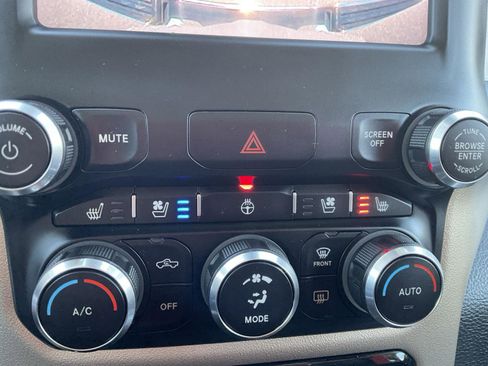 Used 2022 RAM 1500 Laramie AWD/4WD image 22