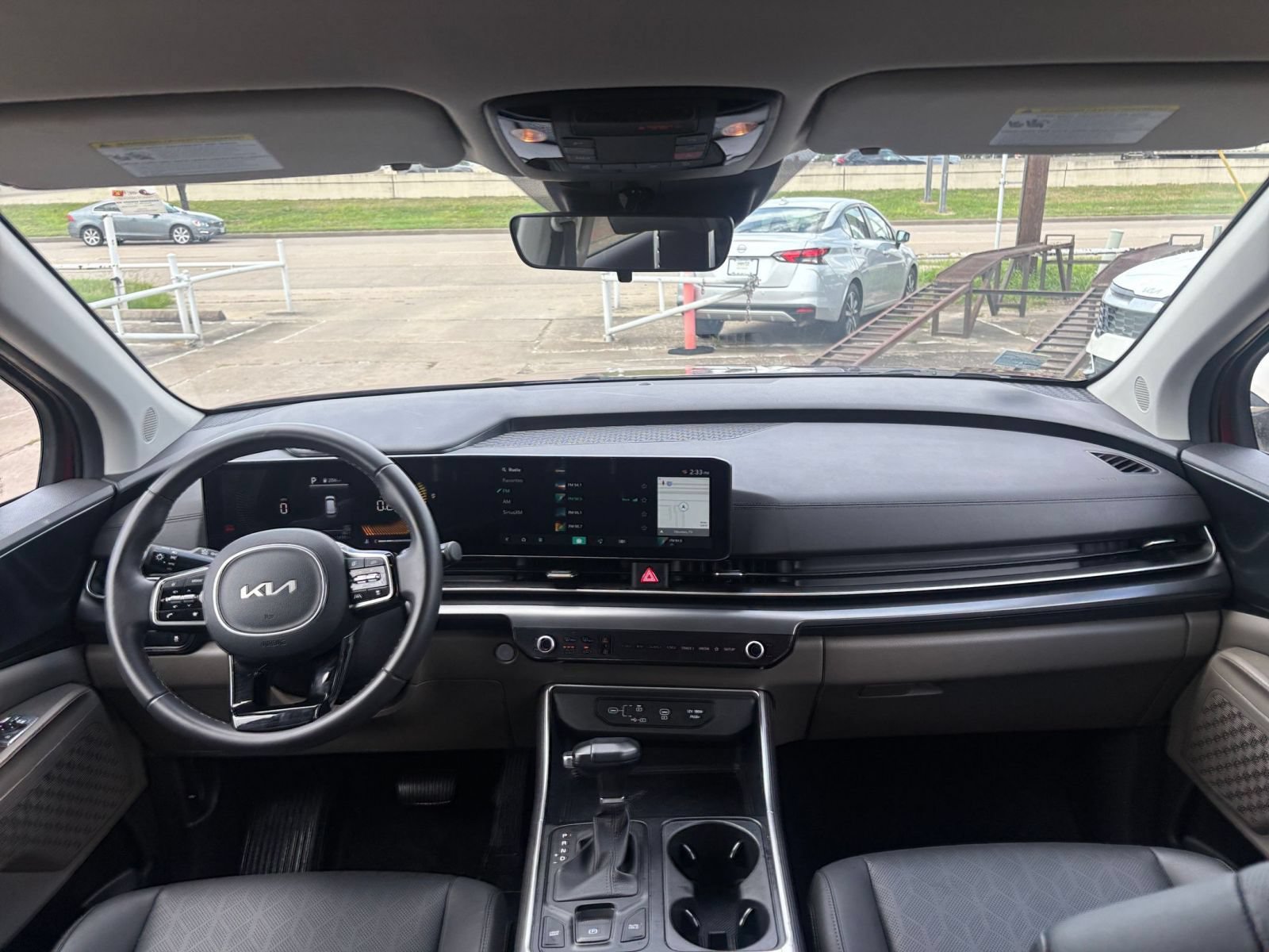 Used 2026 Kia Carnival FWD image 34
