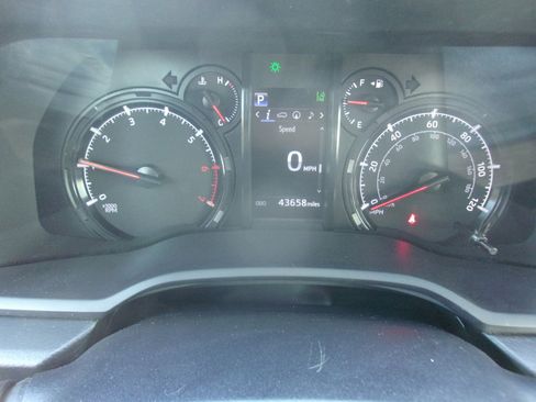 Used 2024 Toyota 4Runner SR5 Premium AWD/4WD image 17
