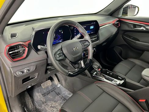 Used 2025 Chevrolet TrailBlazer RS w/ Driver Confidence Package FWD image 24