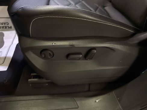 Certified 2024 Volkswagen Atlas SE image 19