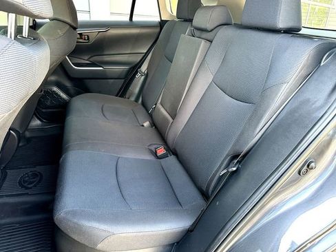 Used 2022 Toyota RAV4 LE AWD/4WD image 17