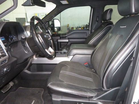 Used 2019 Ford F250 Platinum w/ Platinum Ultimate Package AWD/4WD image 19