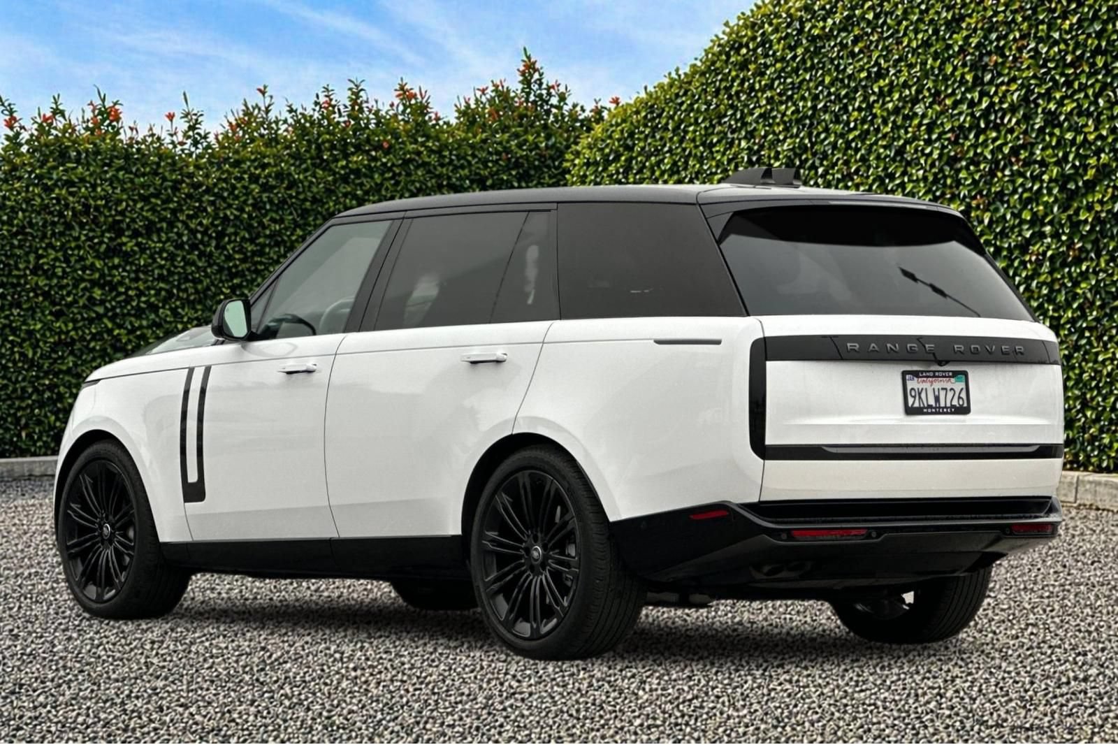 Used 2024 Land Rover Range Rover Long Wheelbase SE AWD/4WD image 6