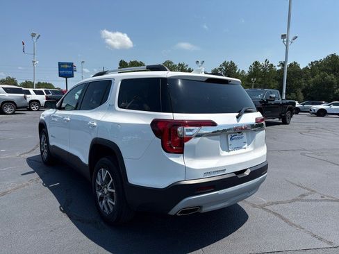 Used 2023 GMC Acadia SLT w/ Technology Package FWD image 4