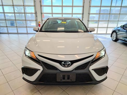 Used 2024 Toyota Camry SE image 8