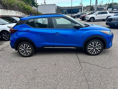 Used 2023 Nissan Kicks SR w/ SR Premium Package FWD image 6