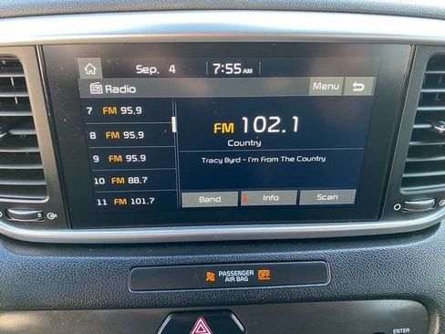 Used 2022 Kia Sportage Nightfall Edition FWD image 11