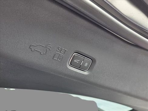 New 2025 Lincoln Navigator Reserve w/ Jet Appearance Package image 13