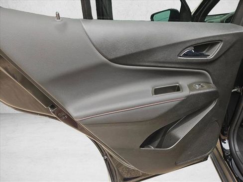 Used 2023 Chevrolet Equinox RS FWD image 11
