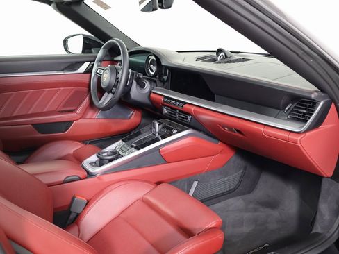 Certified 2021 Porsche 911 Targa 4S image 4