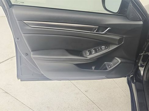Used 2018 Honda Accord Sport image 22