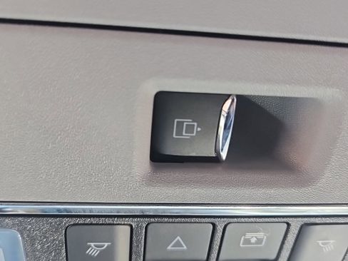 Used 2022 Ford F150 Limited image 36