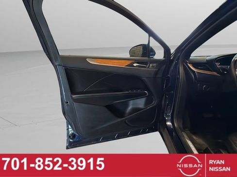 Used 2017 Lincoln MKC Reserve w/ Lincoln MKC Climate Package AWD/4WD image 34