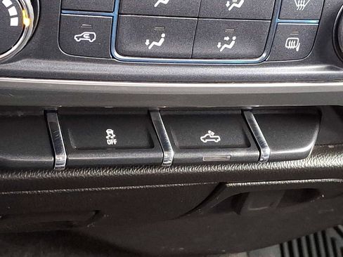 Used 2018 Chevrolet Silverado 1500 LT image 23